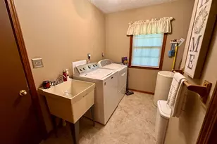 605 Oakwood Dr, Bellefontaine, OH 43311 - Photo 15
