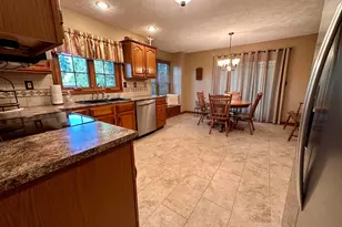 605 Oakwood Dr, Bellefontaine, OH 43311 - Photo 9