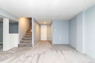 585 Hillsdale Dr, West Jefferson, OH 43162 - Photo 17