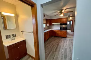 1605 Sunset Dr, Washington Court House, OH 43160 - Photo 7
