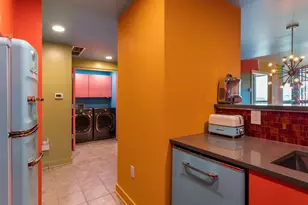 1 Miranova Pl, Columbus, OH 43215 - Photo 9