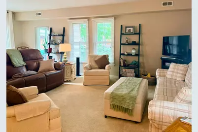 1555 Lafayette Drive #B, Columbus, OH 43220 - Photo 1