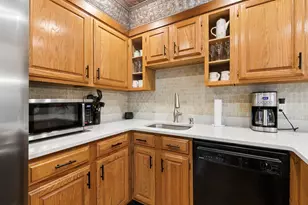 1555 Lafayette Dr, Columbus, OH 43220 - Photo 15