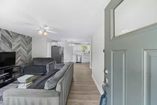 1679 Woodhurst Ct, Columbus, OH 43223 - Photo 11