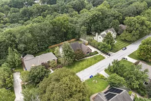 825 Bluffview Dr, Columbus, OH 43235 - Photo 57