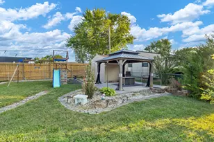 693 Maurine Dr, Columbus, OH 43228 - Photo 5