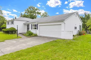 5485 Walshire Dr, Columbus, OH 43232 - Photo 3