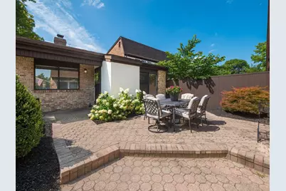 1731 Arlingate Drive S, Columbus, OH 43220 - Photo 1