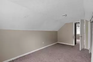 584 S Ashburton Rd, Columbus, OH 43213 - Photo 13