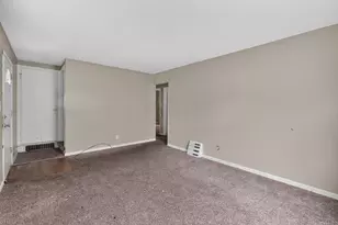 584 S Ashburton Rd, Columbus, OH 43213 - Photo 5