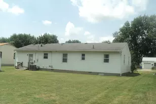 1005 Golfview Dr, Washington Court House, OH 43160 - Photo 3