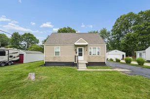 196 Maple Dr, Columbus, OH 43228 - Photo 1