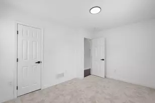 196 Maple Dr, Columbus, OH 43228 - Photo 15