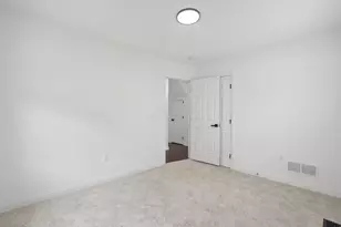 196 Maple Dr, Columbus, OH 43228 - Photo 17