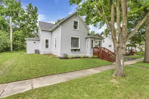 426 W 6th St, Marysville, OH 43040 - Photo 1