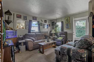 1827 E Lakeview Ave, Columbus, OH 43224 - Photo 9