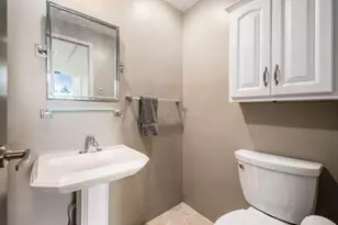 1000 Urlin Ave, Grandview Heights, OH 43212 - Photo 13