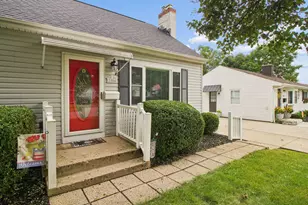 3004 Voeller Cir, Grove City, OH 43123 - Photo 5