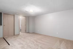 4103 Parkcove Dr, Columbus, OH 43230 - Photo 19