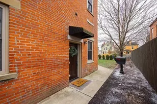909 Gustavus Ln, Columbus, OH 43205 - Photo 37