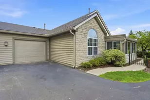 5642 Villa Gates Dr, Hilliard, OH 43026 - Photo 3