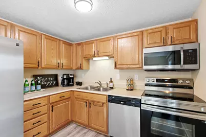 862 Eliots Oak Road, Columbus, OH 43228 - Photo 9