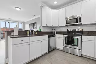 925 Ingleside Ave, Columbus, OH 43215 - Photo 1