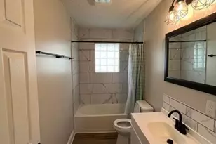 2067 Rankin Ave, Columbus, OH 43219 - Photo 5