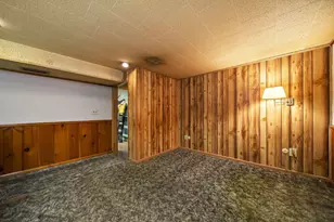 881 S Brinker Ave, Columbus, OH 43204 - Photo 39