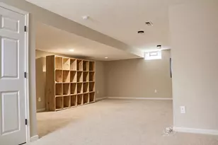 8355 Olympus Ln, Blacklick, OH 43004 - Photo 13