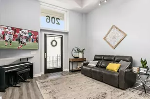 1276 N High St, Columbus, OH 43201 - Photo 3