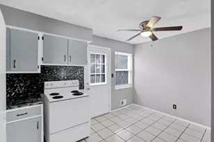 1746 Pine Tree St S, Columbus, OH 43229 - Photo 13