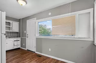 654 French Dr, Columbus, OH 43228 - Photo 9
