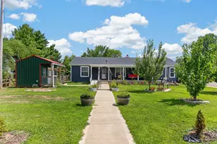19 Main St, Bloomingburg, OH 43106 - Photo 1