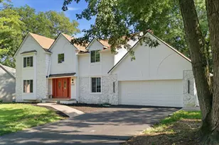 869 Bluff Ridge Dr, Worthington, OH 43235 - Photo 1