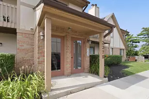 2279 Hedgerow, Columbus, OH 43220 - Photo 1