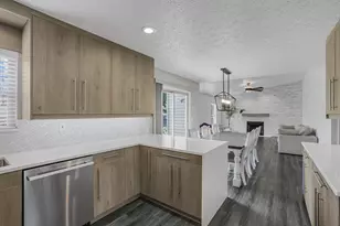 1406 Meeks Meadow Dr, Columbus, OH 43223 - Photo 13