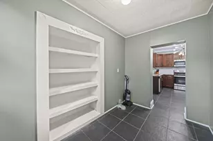 951 Mt Pleasant Ave, Columbus, OH 43201 - Photo 7