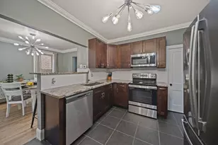 951 Mt Pleasant Ave, Columbus, OH 43201 - Photo 1