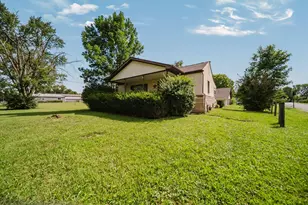 1698 Brown Rd, Columbus, OH 43223 - Photo 3