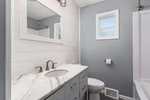 386 Old Village Rd, Columbus, OH 43228 - Photo 13