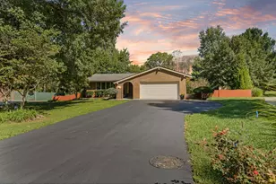 300 Heather Ln, Powell, OH 43065 - Photo 7