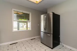 4498 E Livingston Ave, Columbus, OH 43227 - Photo 9