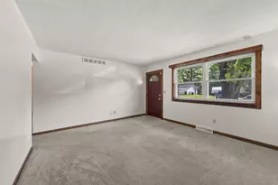 5390 Mountville Ave, Columbus, OH 43232 - Photo 9