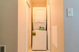 1086 Seymour Ave, Columbus, OH 43206 - Photo 9