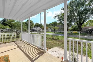 868 Lawndale Ave, Columbus, OH 43207 - Photo 3