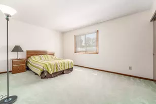 1949 Rockdale Dr, Columbus, OH 43229 - Photo 17
