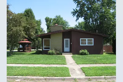 118 Stockton Avenue, Sabina, OH 45169 - Photo 1