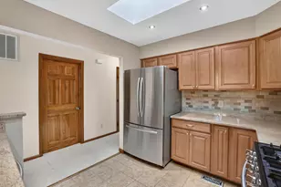 732 Pine Needles Dr, Dayton, OH 45458 - Photo 17