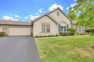 100 Stonegate Dr, Pataskala, OH 43062 - Photo 1